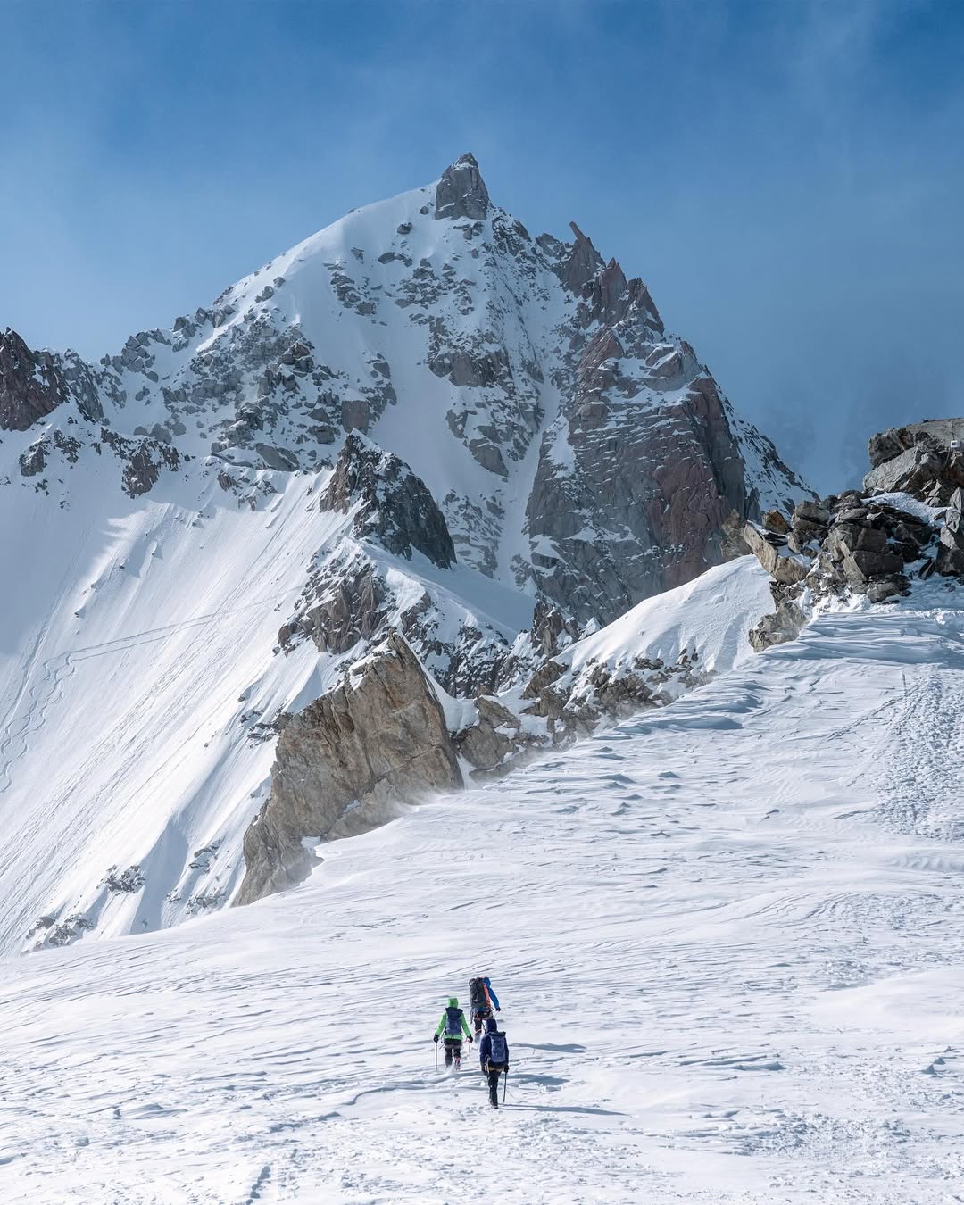 for Arcteryx in Chamonix by @kizennn and @chilltron4000 featuring 倪妮，周轶君，杨小华#触摸户外 #touchingstudio #arcteryx (11)
