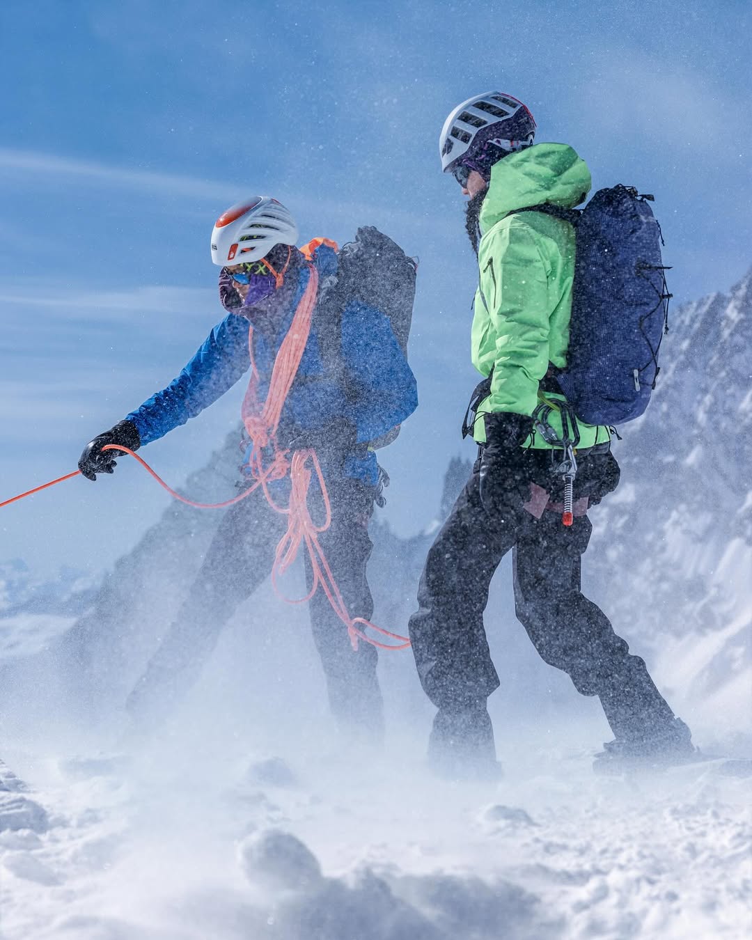 for Arcteryx in Chamonix by @kizennn and @chilltron4000 featuring 倪妮，周轶君，杨小华#触摸户外 #touchingstudio #arcteryx (7)